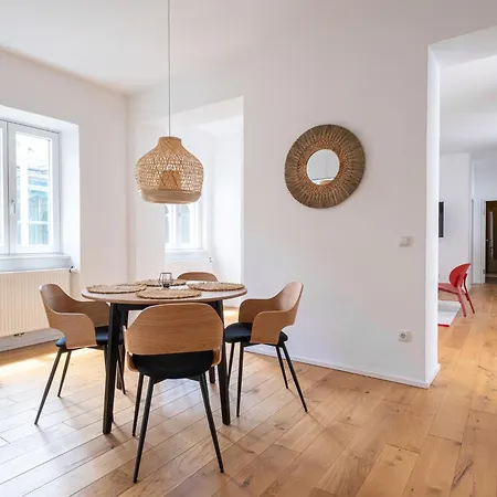 Luxury In Center With Terrace