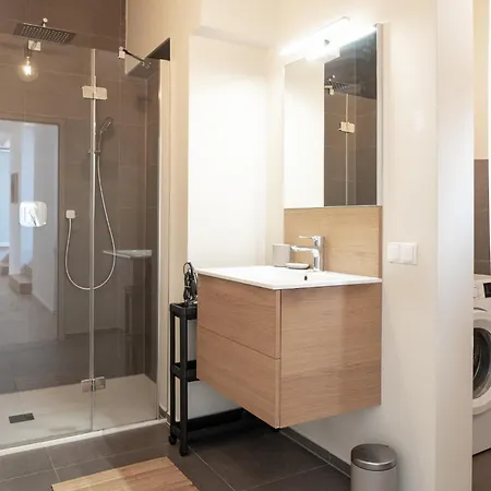 Mintgraz - 1 Bedroom With Terrace アパート *